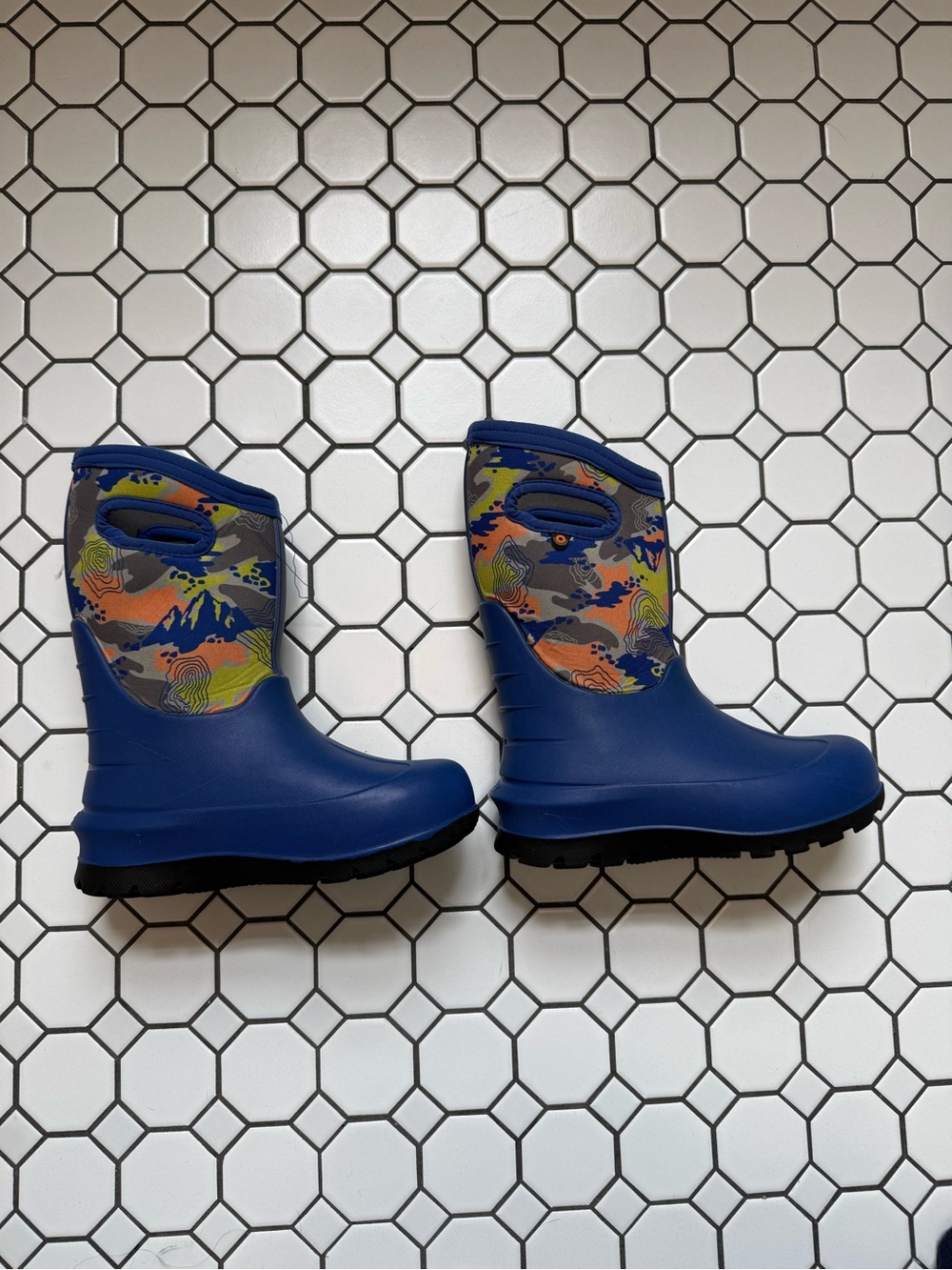 Bogs Navy Blue Kids Rain Boots with Pull Handles - Picture 5 of 6